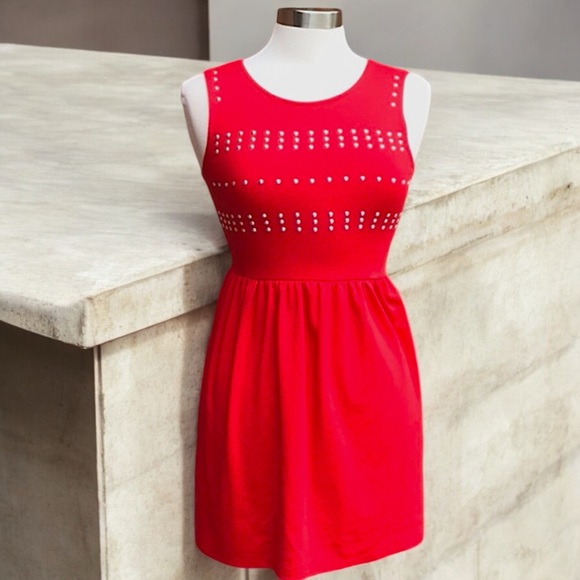 Studded Bodice Sleeveless Red Dress - Picture 11 of 15